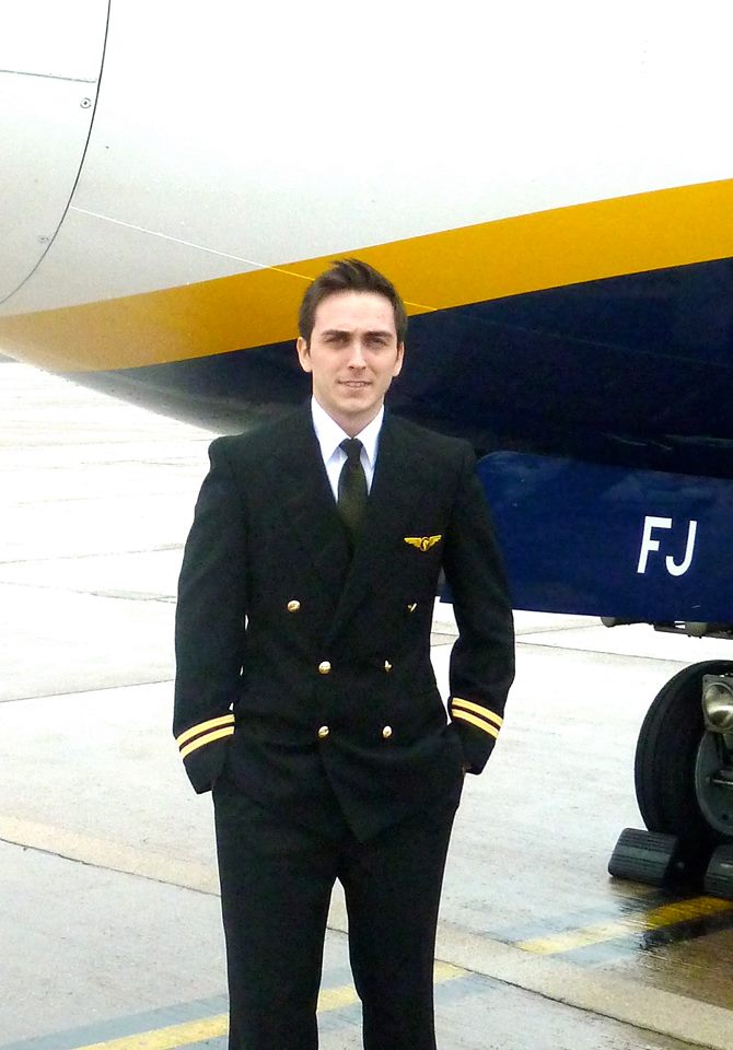 Congratulations to AFTA student Darragh McCarthy who is now starting as a first officer with Ryanair